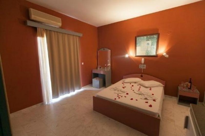 Stalos Kreta, Stalos: Hotel mit Pool und Panoramablick aufs Meer zu verkaufen Gewerbe kaufen